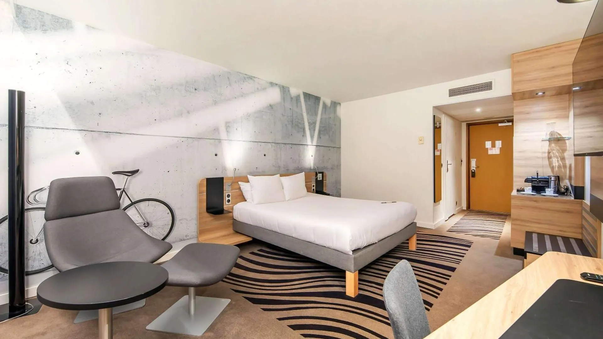 Novotel Krakow City West 4*,