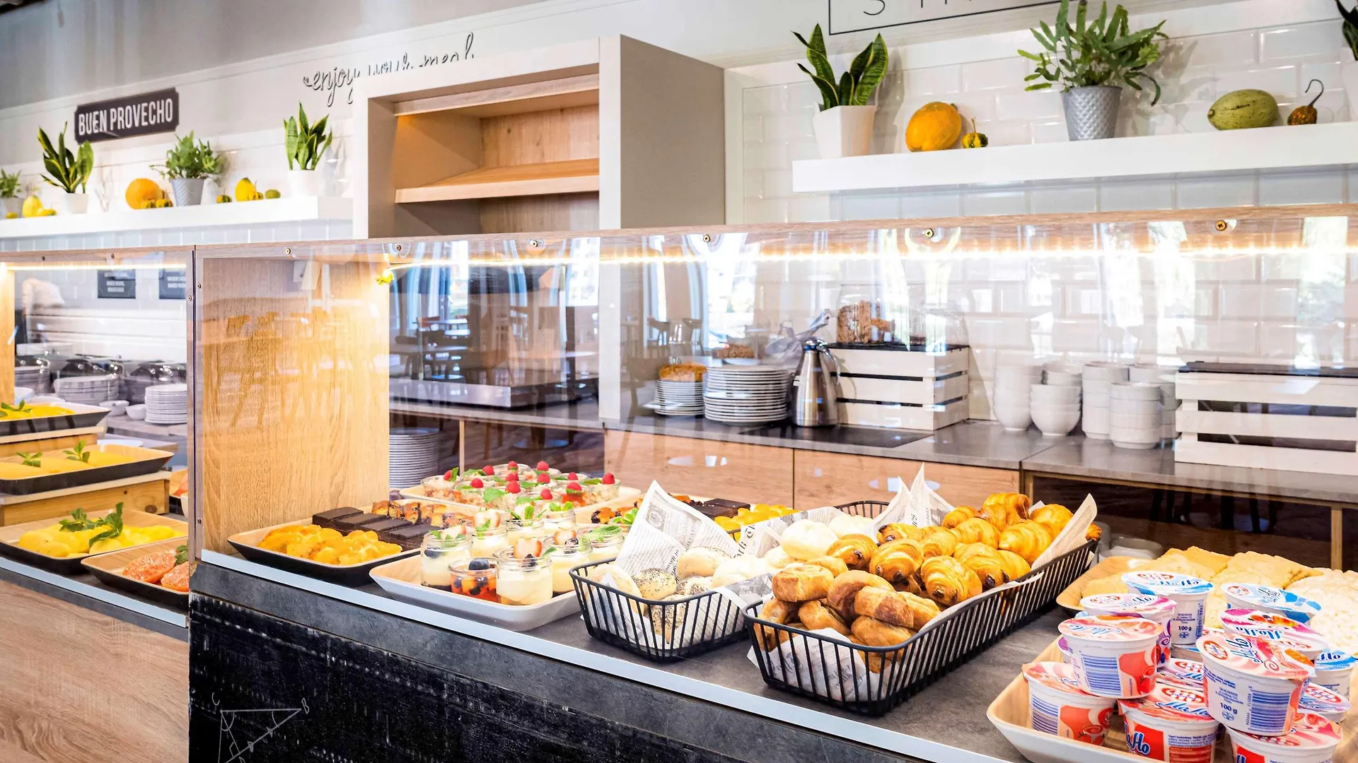 Novotel Krakow City West Hotel