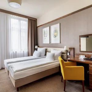 Ξενοδοχείο Golden Tulip Center, Krasków
