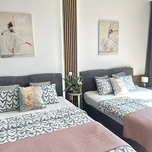 https://exclusive-apartments-smolna.warsawhotelspoland.com